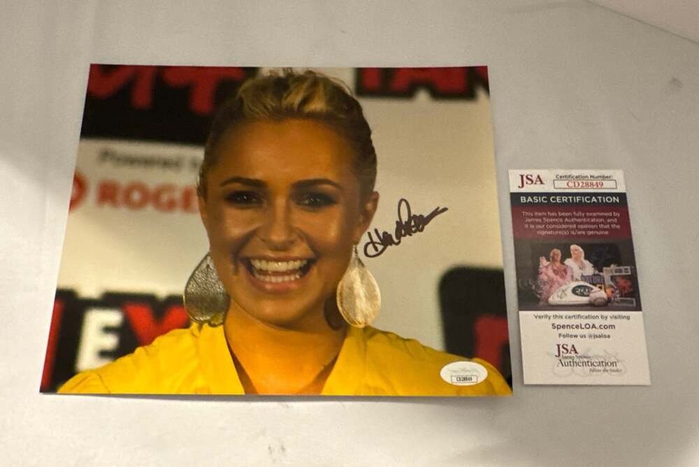 Hayden Panettiere Signed 8x10 Heroes Nashville Authentic Autograph JSA COA